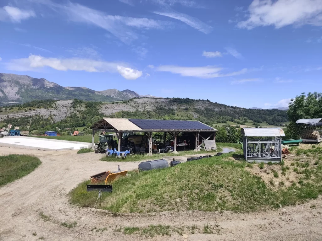 Installation de panneaux photovoltaïques lycée agricole Hautes Alpes Région Sud