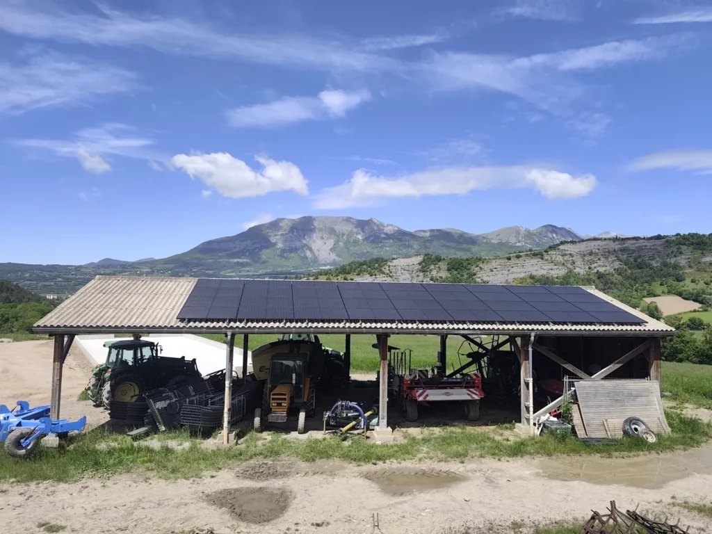 Installation de panneaux photovoltaïques lycée agricole Hautes Alpes Région Sud